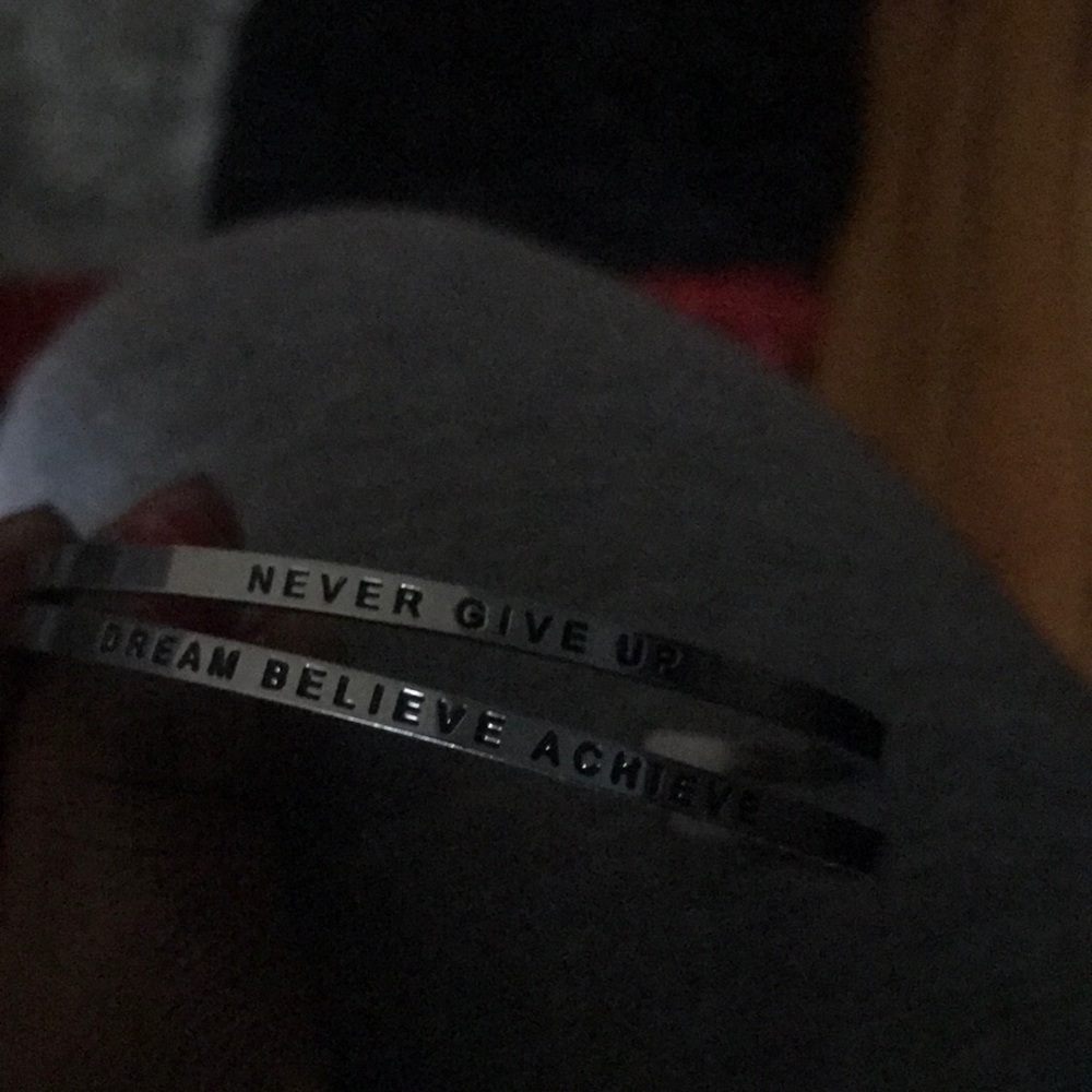 Bracelets - Picture 2 of 8